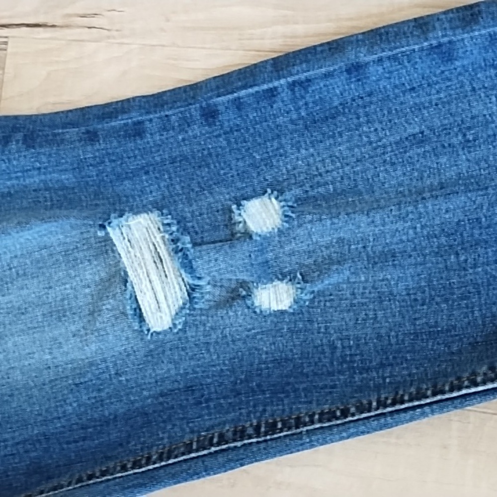 Stylish Distressed Blue Women's Skinny Jeans - Picture 4 of 6
